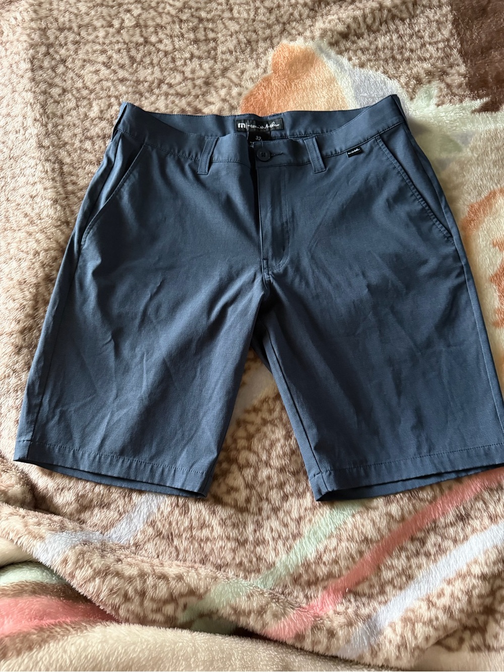 Travis Mathew Slate Blue Flat-Front Men's Shorts, Like New!!!